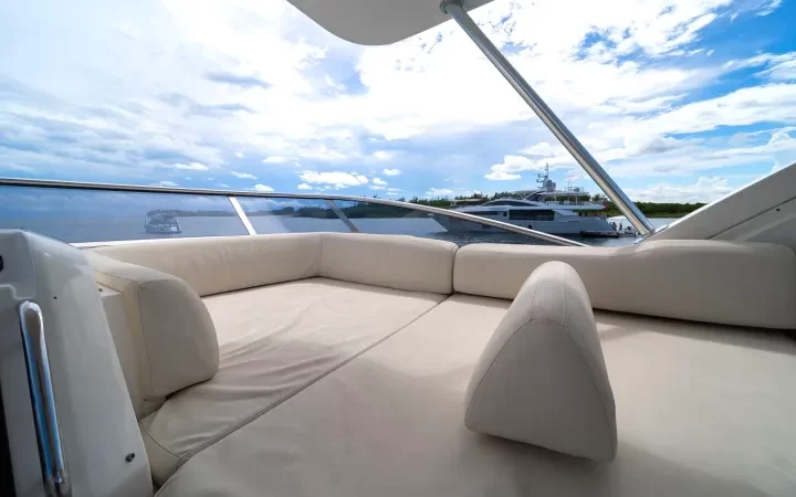 62' Azimut