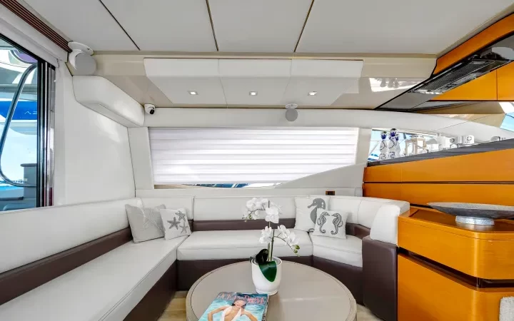 62' Azimut