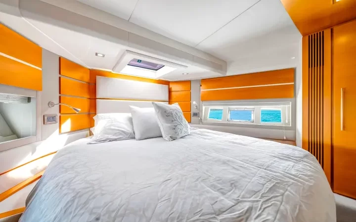 62' Azimut