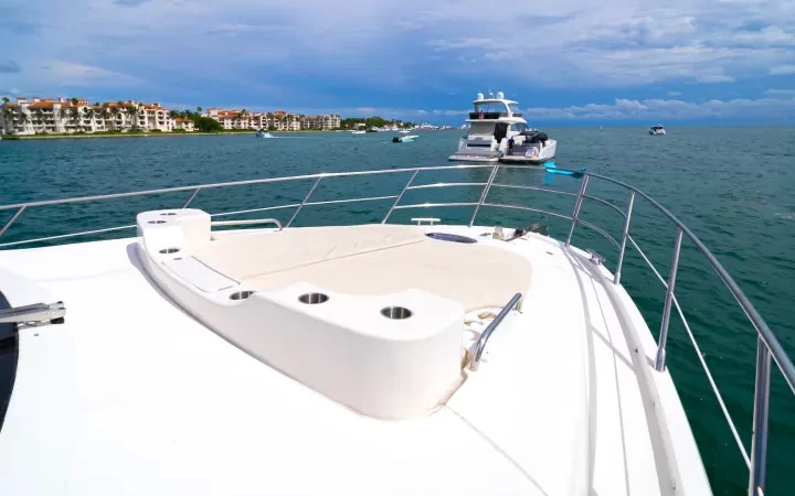 62' Azimut